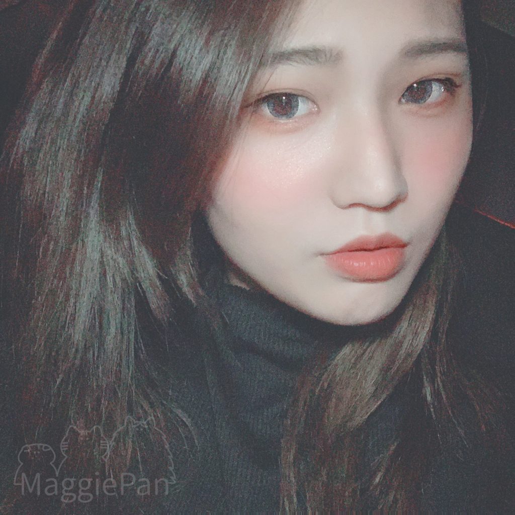 小心機不用藏！水亮大眼輕鬆擁有：艾美月拋隱形眼鏡水潤系列 水潤灰 成熟感